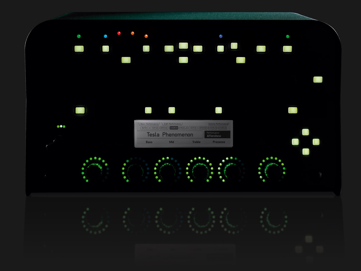 Kemper-Profidivng-Amp-Black-Front-Low-light_Montage