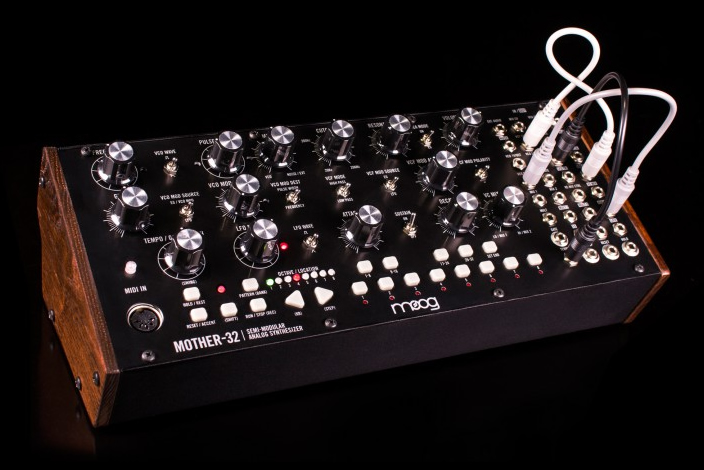 moog mother32